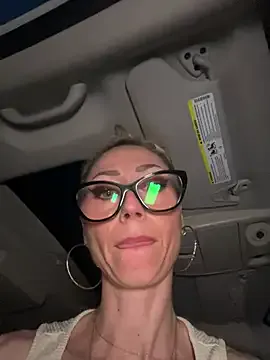 IsabellaSanz – webcam model profile photo Image 2