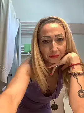 IsabellaSanz – webcam model profile photo Image 9