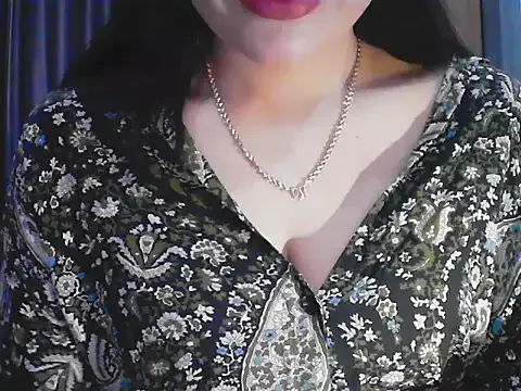 AmyBelmontt – webcam model profile photo Image 12