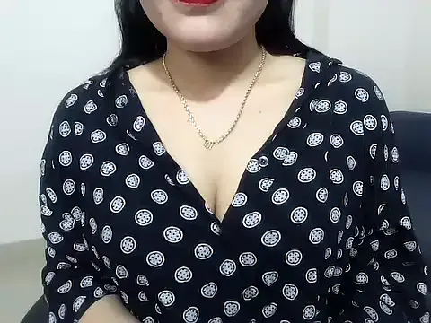 AmyBelmontt – webcam model profile photo Image 14