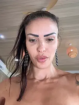 TaraHunter – webcam model profile photo Image 2