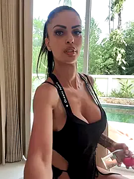 TaraHunter – webcam model profile photo Image 3