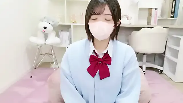 AMYINNA – webcam model profile photo Image 3