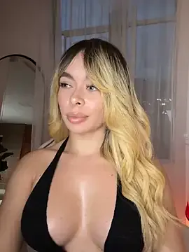 HANNIA_BAILEYS – webcam model profile photo Image 3