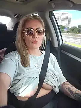 DafneMonroe – webcam model profile photo Image 4