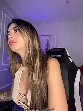 YaraDavis – webcam model profile photo Image 16