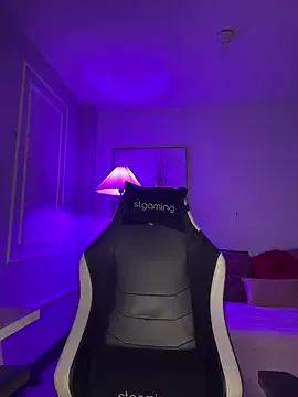 YaraDavis – webcam model profile photo Image 18