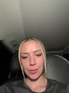 alanna_Micheles – webcam model profile photo Image 6