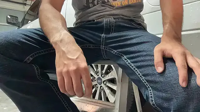 coreyniles96 – webcam model profile photo Image 7