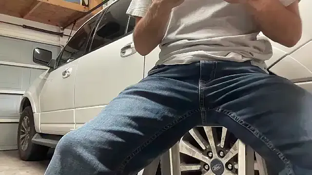 coreyniles96 – webcam model profile photo Image 9