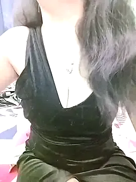 AmyBelmontt – webcam model profile photo Image 2