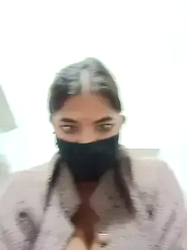 AmyBelmontt – webcam model profile photo Image 12