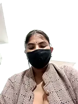 AmyBelmontt – webcam model profile photo Image 14