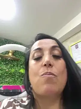 AlexaThoms – webcam model profile photo Image 2