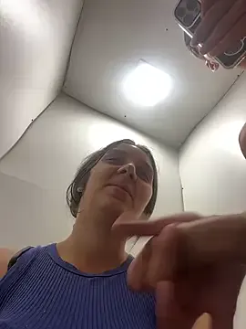 ChloeeGill – webcam model profile photo Image 15