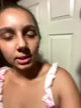 ChloeeGill – webcam model profile photo Image 3