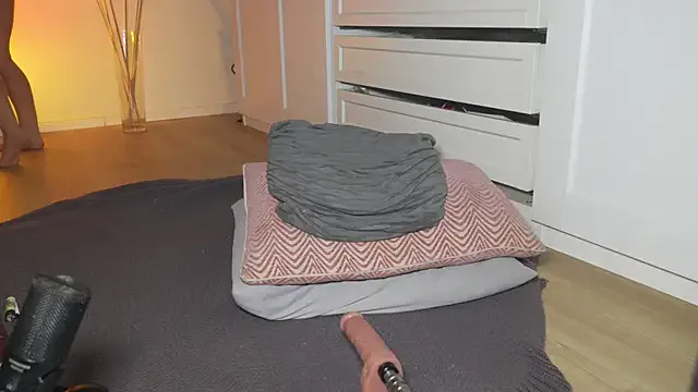 AmyBelmontt – webcam model profile photo Image 14