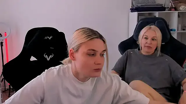 PenelopeBill – webcam model profile photo Image 7