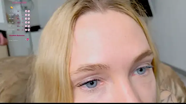 LyraCarvajal – webcam model profile photo Image 6