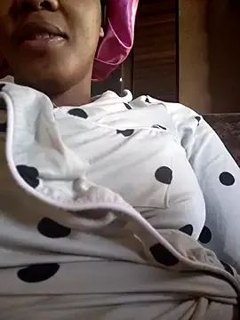 PaulinaSwift – webcam model profile photo Image 17