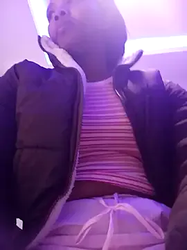 PaulinaSwift – webcam model profile photo Image 8