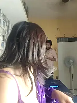 LoraFoxy – webcam model profile photo Image 6