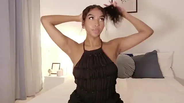 NinaFontana – webcam model profile photo Image 14