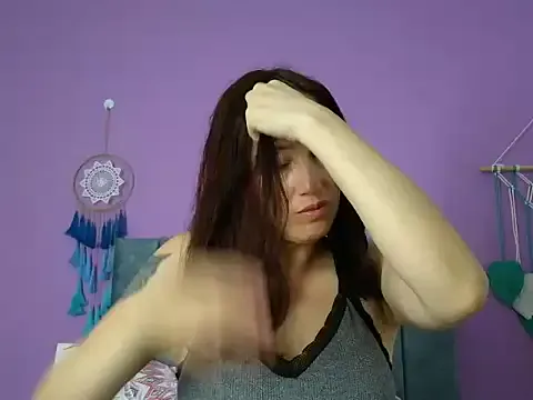 AmyBelmontt – webcam model profile photo Image 4