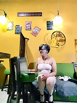 AishaVelvet – webcam model profile photo Image 15