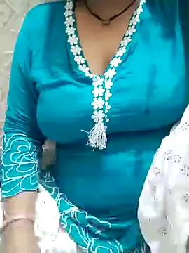 SofiaJoy – webcam model profile photo Image 2