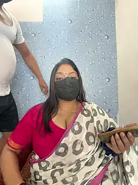 Noya – webcam model profile photo Image 4