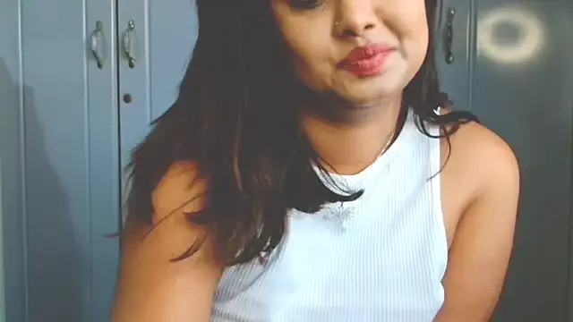 Cleo_luna – webcam model profile photo Image 6