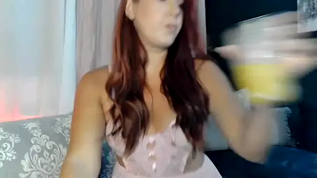 XxAlliGirlNextDoor – webcam model profile photo Image 8