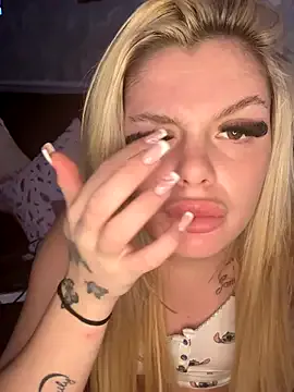 AuroraRuiz – webcam model profile photo Image 10