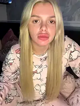 AuroraRuiz – webcam model profile photo Image 7