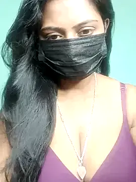 AmyBelmontt – webcam model profile photo Image 6