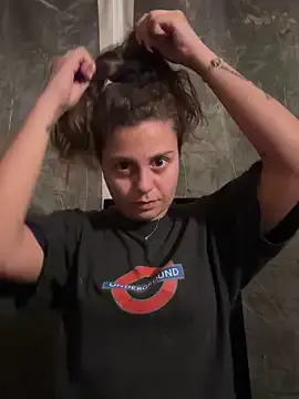 ZaraReyes – webcam model profile photo Image 4