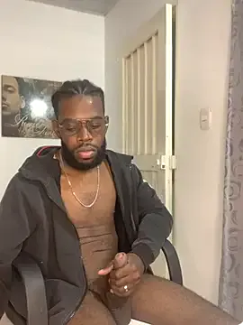 tyronemattias – webcam model profile photo Image 18