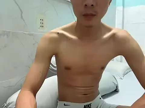 SkyLumen – webcam model profile photo Image 13