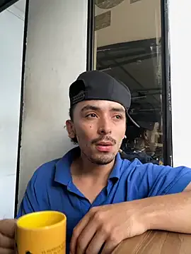 LauraFord – webcam model profile photo Image 14