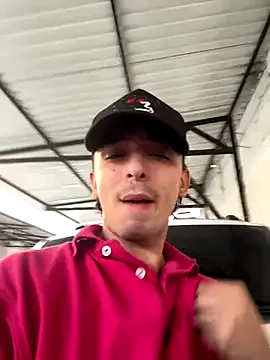 LauraFord – webcam model profile photo Image 16