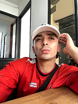 LauraFord – webcam model profile photo Image 18