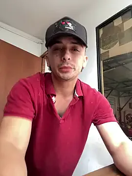 LauraFord – webcam model profile photo Image 3