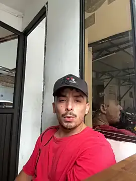 LauraFord – webcam model profile photo Image 9