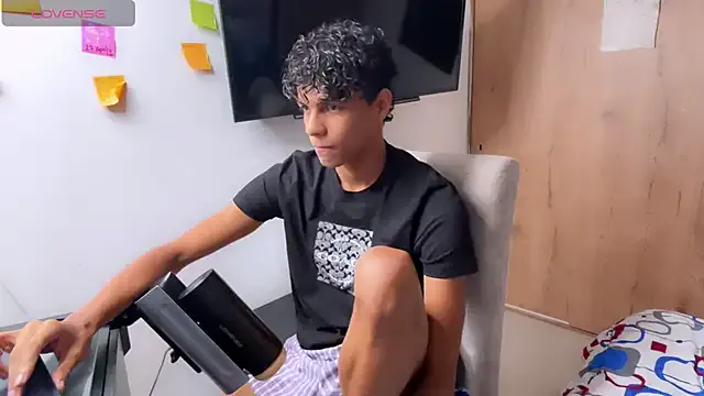 zincky – webcam model profile photo Image 5