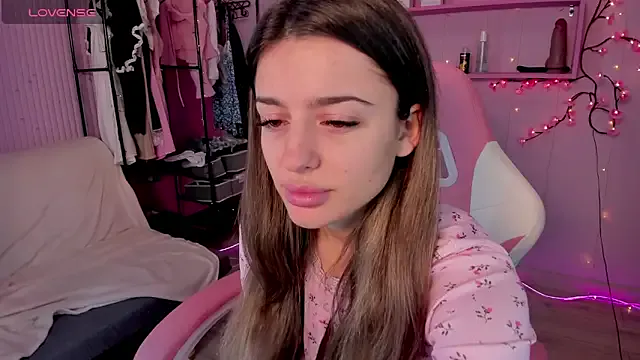 GreciaMorgan – webcam model profile photo Image 3