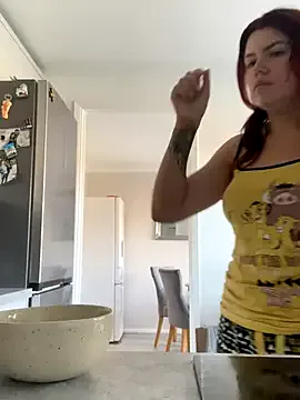 LunaKrismas – webcam model profile photo Image 12