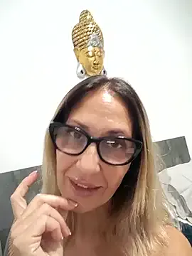 AbrilSilva – webcam model profile photo Image 11