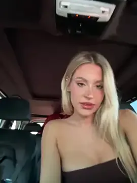 XStormy – webcam model profile photo Image 17