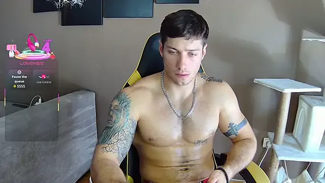 paroncho – webcam model profile photo Image 13